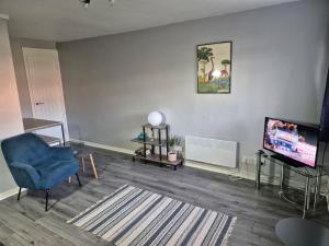 Self-contained 1 bedroom flat