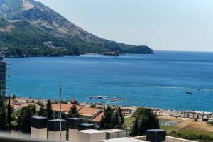 Twin Towers By In Property