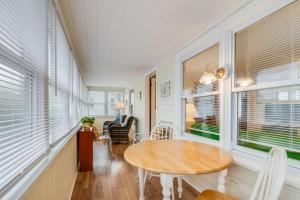 Laurel street garage apt 210