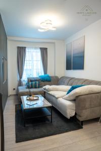 MIMIs Lakeside Apartment - NEWLY RENOVATED