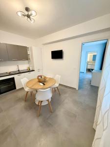 "Novea Apartments" Parcheggio gratuito, Wi-Fi & balcone vicino Taormina