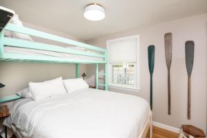 Cape Cod Cottage by Leavetown Vacations