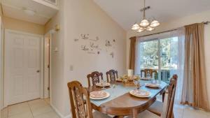 Marshside Home with Deck & Pond Access Near Tybee