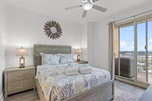 Treasure Tides–3BR Beachfront Corner Unit sleeps 8 with Stunning Gulf Views!