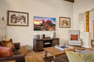 Luxury Sedona Living Remodeled with Red Rock Views!