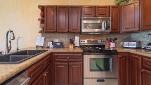 Spacious Getaway Ground Floor Spacious Ocean Front Condo
