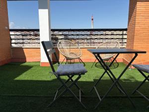 Dúplex céntrico con terraza y parking gratuito