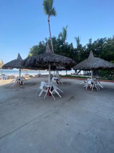 Departamento en Mazatlan zona dorada a PIE DE PLAYA