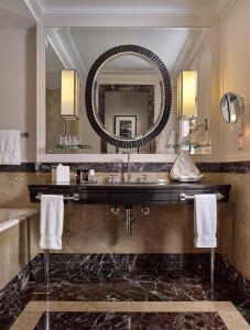 Superior Room with One King Bed room in Four Seasons Hotel Gresham Palace Budapest