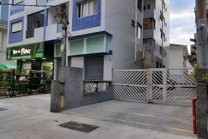 Moderno Apto no Gonzaga a UMA quadra da Praia