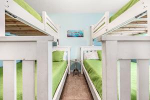 Boogie Board Bungalow - Pet Friendly! PRIVATE POOL!