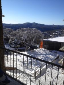 On mountain apartment Twin Towers 304B