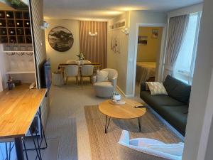 On mountain apartment Twin Towers 304B