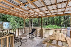 Pool House! Sweet Sunny Retreat- Both Houses