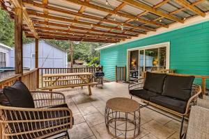 Pool House! Sweet Sunny Retreat- Both Houses