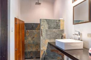 The Logan Playa Samara