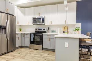 3BR3Bath Home with King Beds Sleeps 8