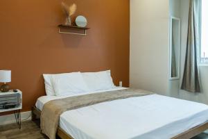 3BR3Bath Home with King Beds Sleeps 8