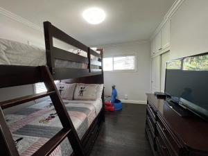 Gorgeous Pool Home 12 Mile Walk to Disney