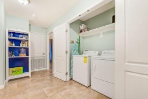 Boogie Board Bungalow - Pet Friendly! PRIVATE POOL!