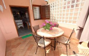 Apartments Villa Lucu