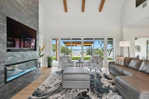 Heavenly Retreat - 5BD of Waterfront Living