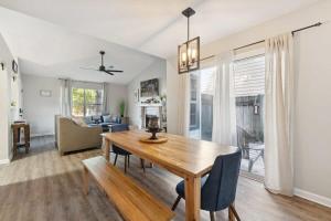 Moon River Home with Fire Pit Near Savannah Sites