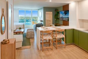 Skyline Studio at Roney Palace - 1429