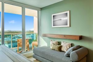 Skyline Studio at Roney Palace - 1429