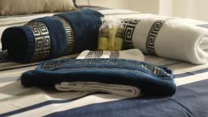 Appart'hotels Dernieres dispos Studio Terrasse et Piscine Residence 3 etoiles a 15 min Aix TGV : photos des chambres