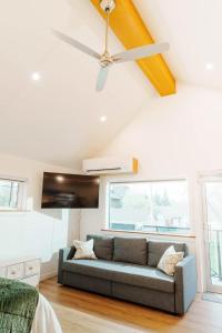 Upscale Laneway Loft Near Downtown AC WiFi