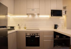 Majestic 1BR with Balcony in Miraflores