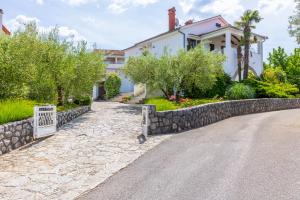 Apartments Cerovic - 4hvězdičkové hotely ve městě Malinska