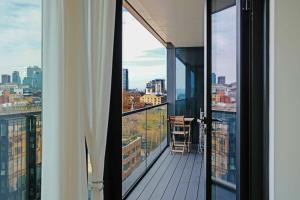 Luxury 2BR City View next to Tower Bridge