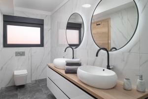 Apartments with parking space Vir - 23579