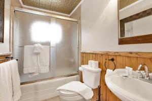 Nine pines lodge #537