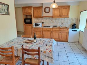 Maisons de vacances House in Brittany with Stunning Sea View, cleaning included : photos des chambres