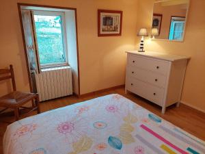 Maisons de vacances House in Brittany with Stunning Sea View, cleaning included : photos des chambres