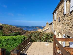 Maisons de vacances House in Brittany with Stunning Sea View, cleaning included : photos des chambres