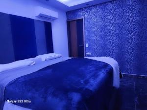 Cataleya suites blue