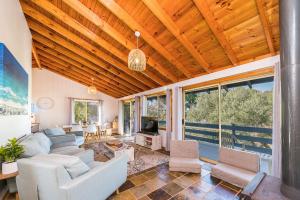 Lens Lodge - Spacious beach Home