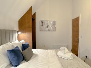 Central & Modern 2 Bedroom City Apartment