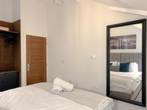 Central & Modern 2 Bedroom City Apartment