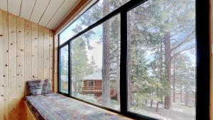 2 Bedroom Townhome With Easy Access to Mountain Biking & Lake Activities - Unit 531 at 1849 condo