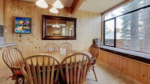 2 Bedroom Townhome With Easy Access to Mountain Biking & Lake Activities - Unit 531 at 1849 condo