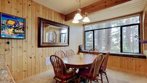 Deluxe Slopeside Condo Just Steps to Mammoth Mountain with 3 Spas, Pool and Sauna and Free WiFi and Parking - Unit 531 at 1849 Condos