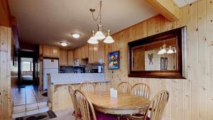 Deluxe Slopeside Condo Just Steps to Mammoth Mountain with 3 Spas, Pool and Sauna and Free WiFi and Parking - Unit 531 at 1849 Condos