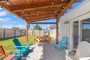 Coral Cabana - 3BD 2BA Home Close to Beach w optional Golf Cart!