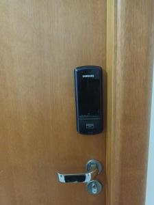 Apto inteiro pertinho do Shopping 1 qto ar cond