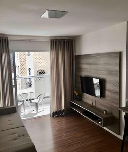 LINDO APARTAMENTO NA QUADRA DA PRAIA EM SANTOS